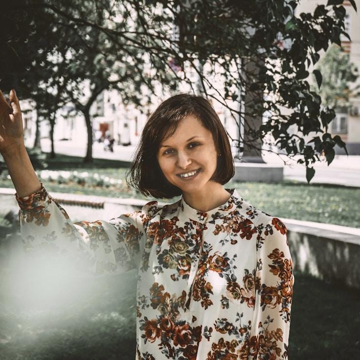 Mira Desai, Head of Client Relations, discussing corporate gifting strategy with business clients